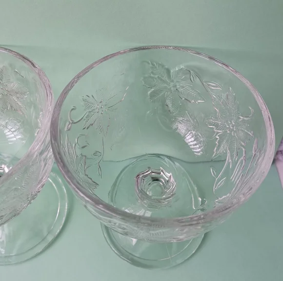 SET OF 4 PRINCESS HOUSE FANTASIA FOOTED DESSERT/SHERBET BOWLS POINSETTIA PATTERN - Picture 6 of 15